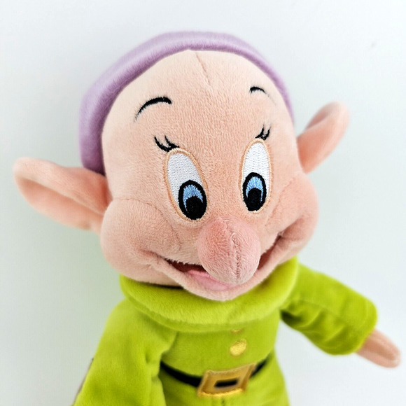 Disney Store Snow White and the Seven Dwarfs 11 in Dopey Plush Doll Green Coat - Picture 11 of 13